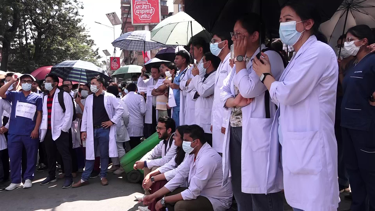 doctor andolan jari - frame at 3m49s चदजतत्रजझङज्ञजज्ञछङ1695801398.jpg